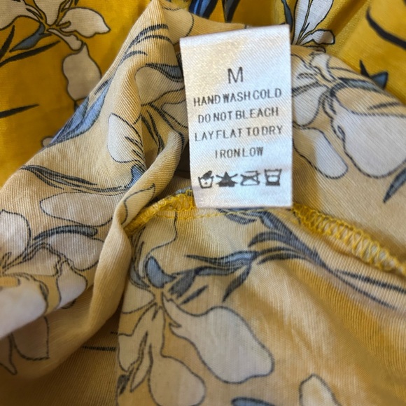 Doe & Rae Yellow Floral Button-Front Cami - Picture 6 of 6